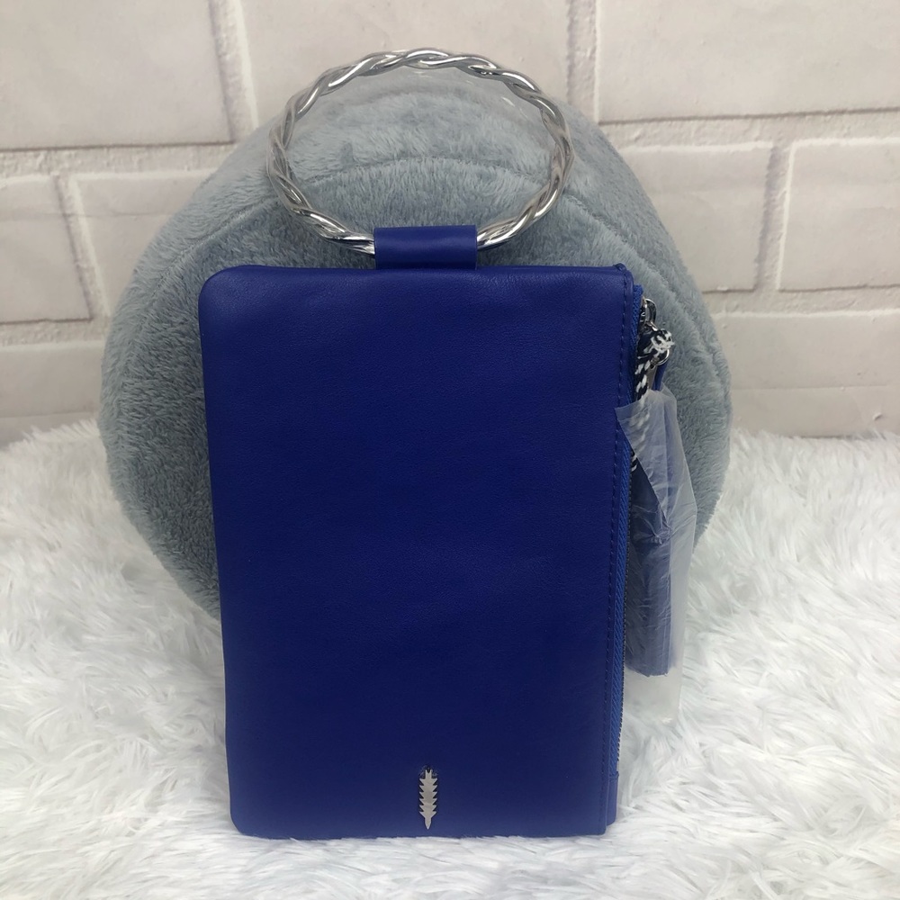 THACKER Leather Clutch with Twisted Ring Handle - Picture 3 of 5